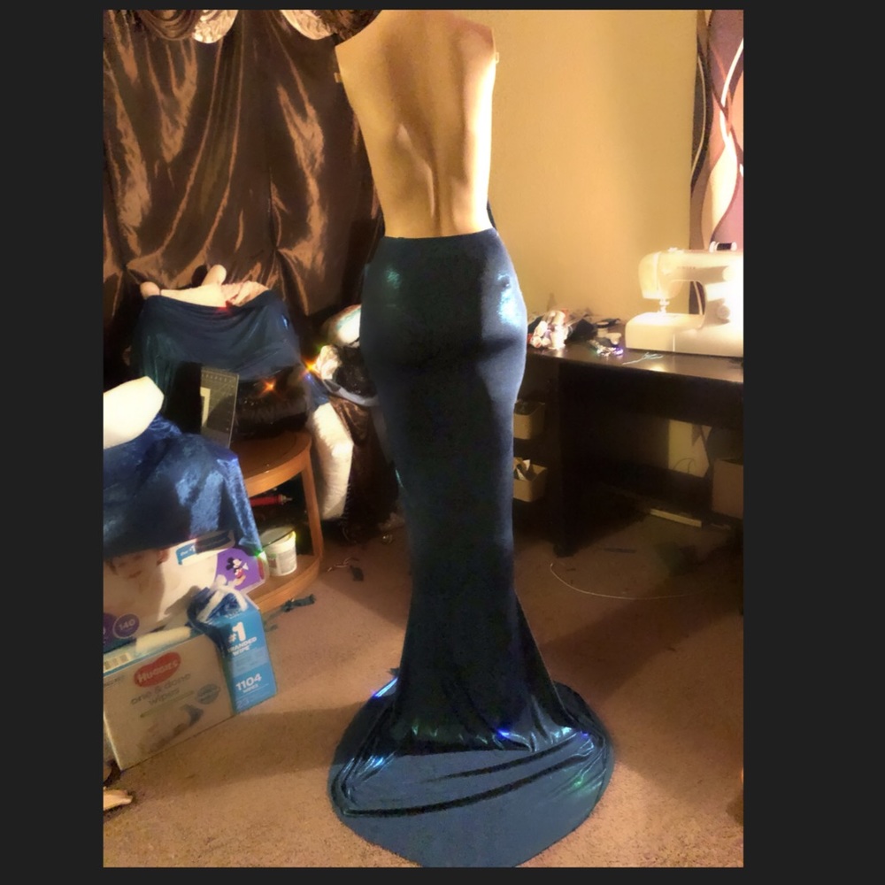 Dress - Picture 2 of 2